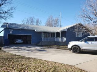 522 Meadowbrook Ct, Newton, KS 67114