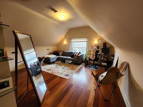 2nd image of 1623 N Hermitage Ave APT 2