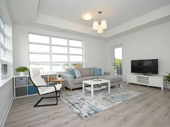 243 Northfield Dr E #211, Waterloo, ON N2K 3T6