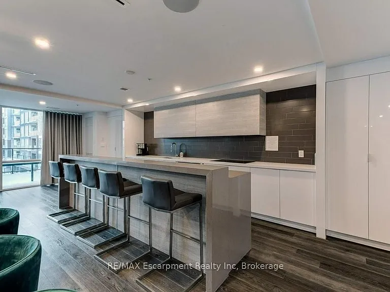 16 Concord Pl #123 — Photo 38