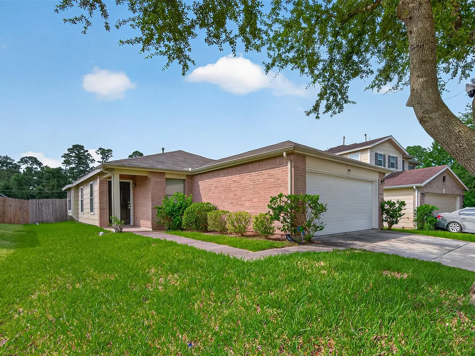 3 bed, 2.0 bath, 1440 sqft, $2,349 — Photo 1