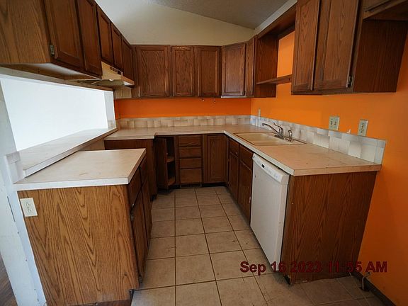3rd image of 111 E Osage St