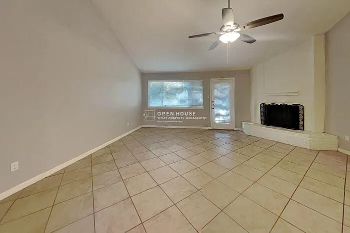 3 bed, 2.0 bath, 1602 sqft, $1,800 — Photo 4