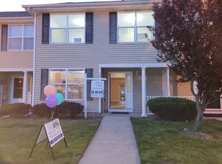 108 Autumn Ct, Bay Shore, NY 11706