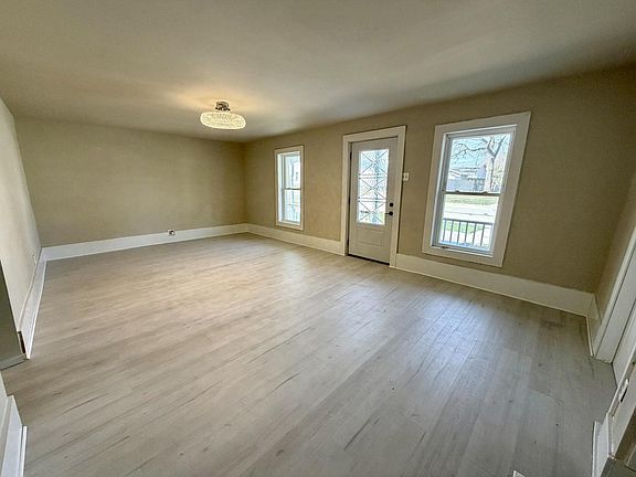 4th image of 622 16th Avenue
