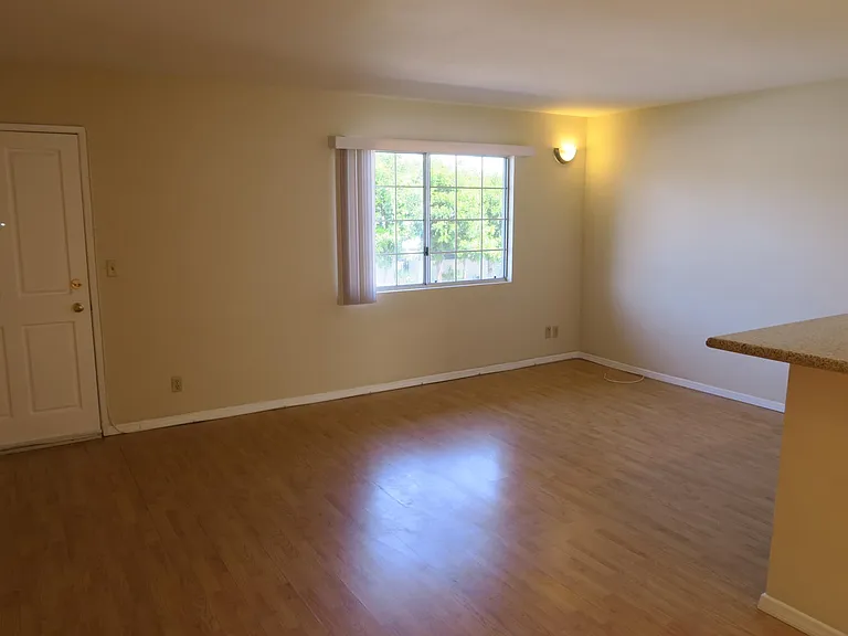 13610 Moorpark St #105A — Photo 2