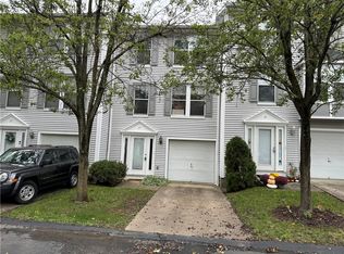 29 Hemingway St, Pittsburgh, PA 15213