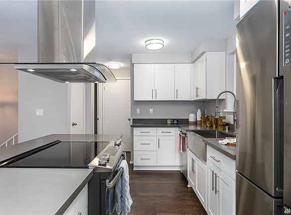 5th image of 9515 86th Ave NW
