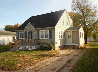 2343 Dunham St, Clinton, IA 52732