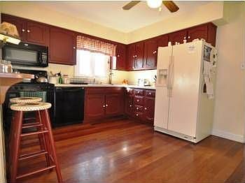 3rd image of 114 Huntington Cir