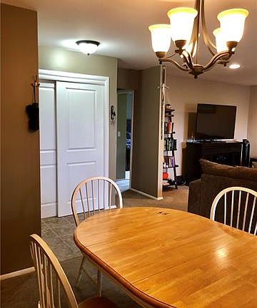 5th image of 912 Sierra Vista Ln
