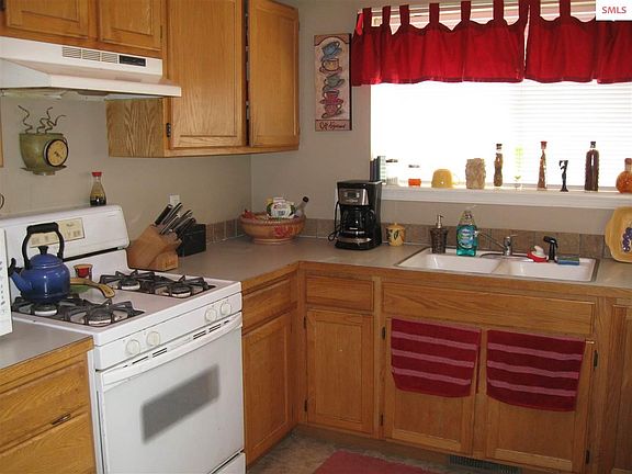 2nd image of 2304 N Columbine Ct