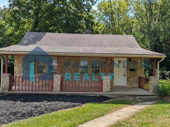 110 Rosewood Dr