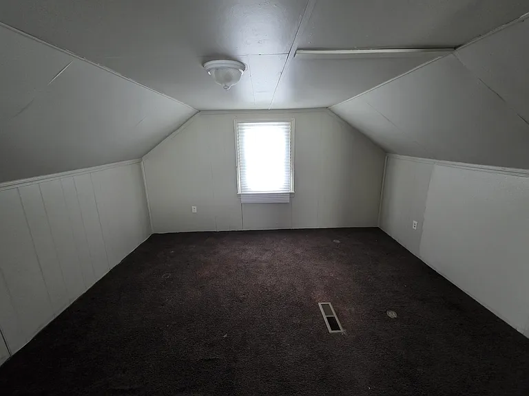 8461 Plainview Ave — Photo 27