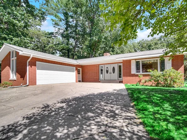 318 Garden Trl, Pottawattamie Park, IN 46360