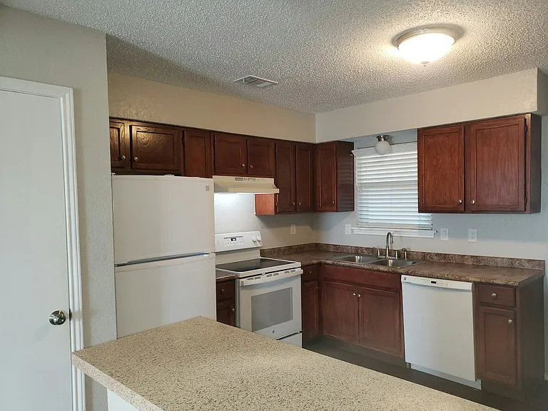 640 S Rogers Rd #644 — Photo 7