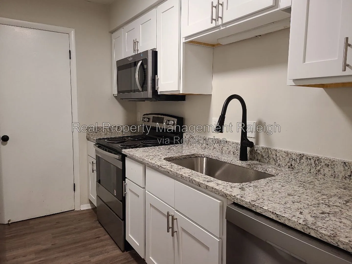 3 bed, 1.5 bath, 1044 sqft, $1,415 — Photo 1