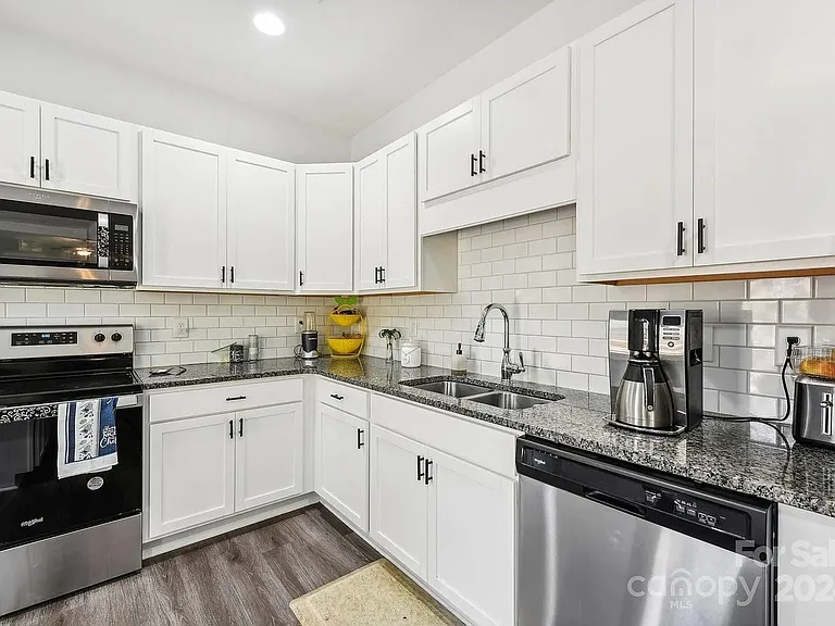 7608 Denbur Dr — Photo 13