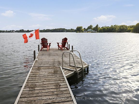 5th image of 130 Bay Lane Rd