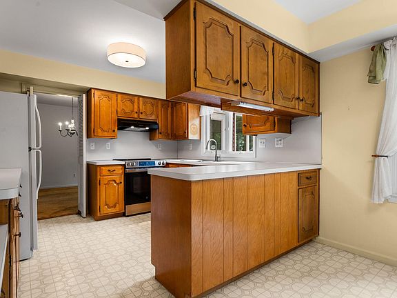 4th image of 3390 Clover Dr