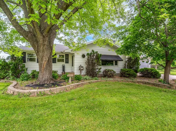 2546 Woodenshoe Ct, Neenah, WI 54956