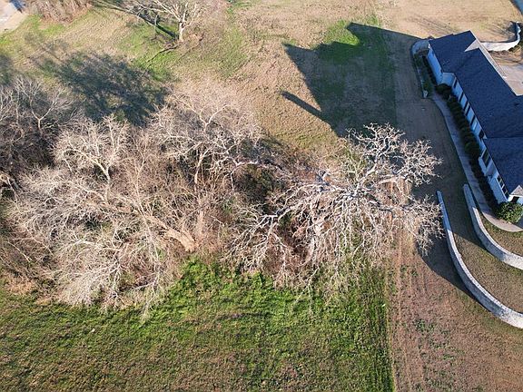 3rd image of 64 Shore Crest Way