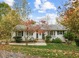 11 High Point Cir, Franklin, NJ 07416