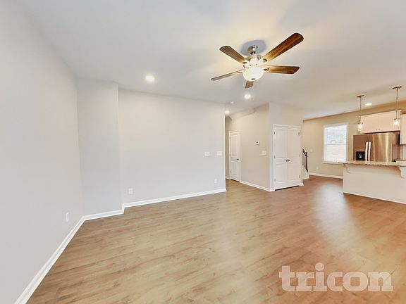 2nd image of 803 Springtooth Dr