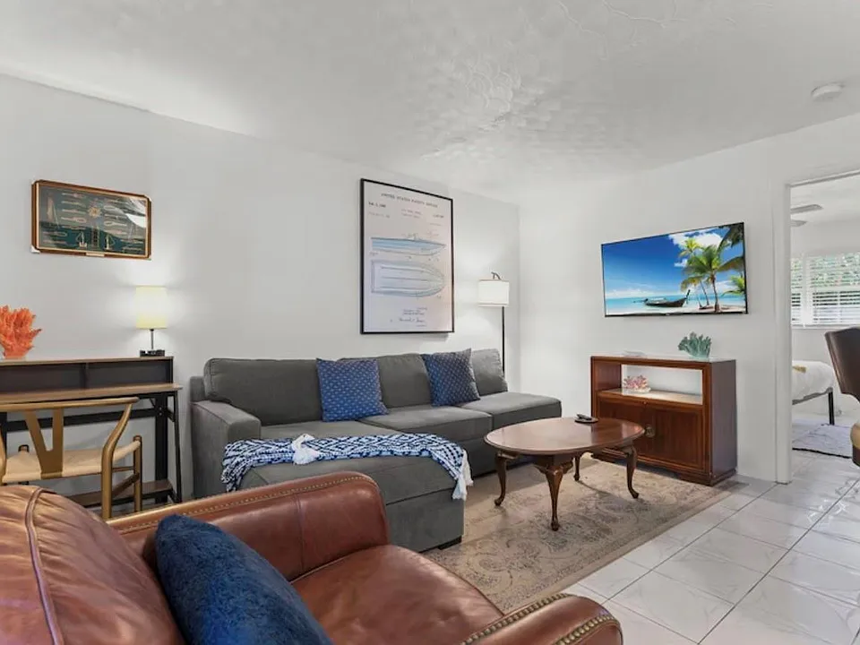820 NE 16th Ave #4
