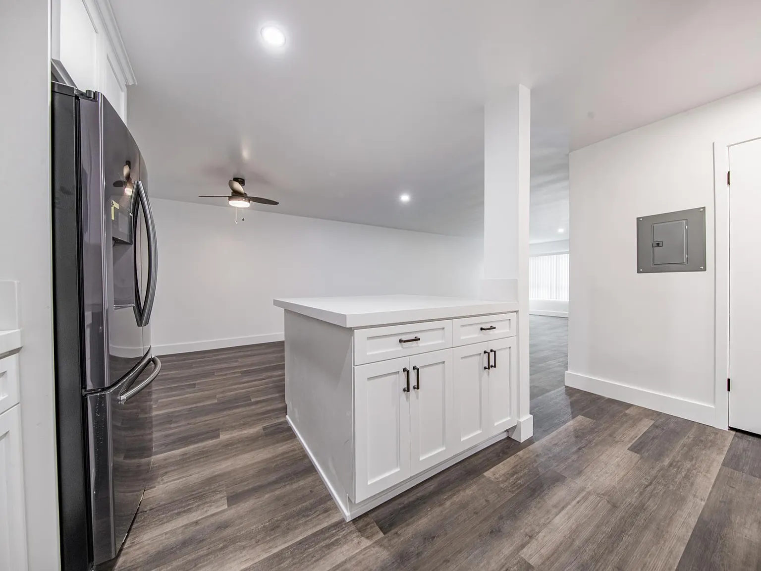 2 bed, 1300 sqft, $5,500 — Photo 4