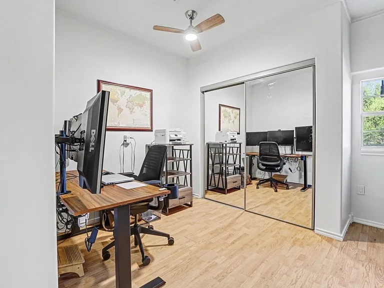 8207 Espanola Trl — Photo 23