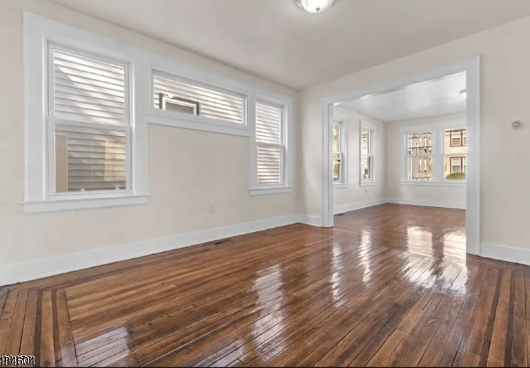 24 Irving Ave — Photo 9