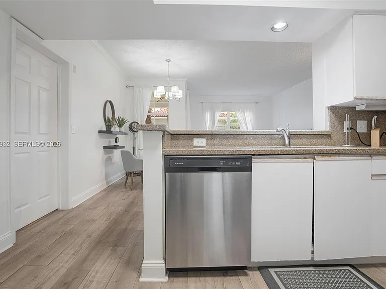 3145 NE 184th St #5102 — Photo 16
