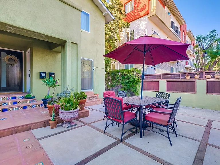 1221 N Bronson Ave — Photo 36