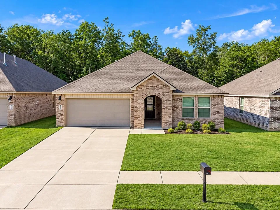 521 Saddle Crest Dr