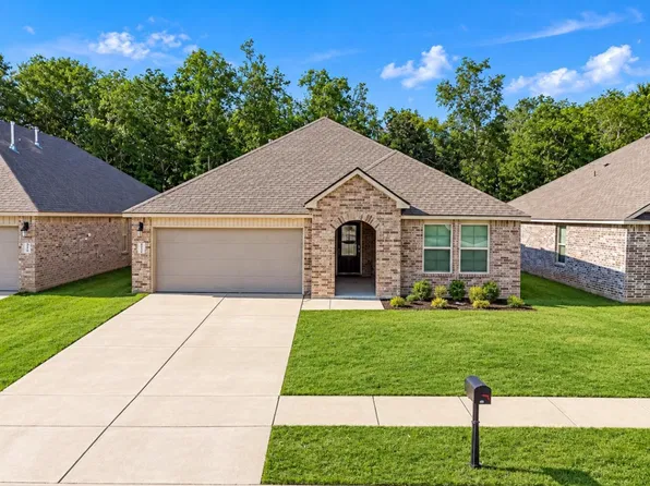 521 Saddle Crest Dr, Lafayette, LA 70507