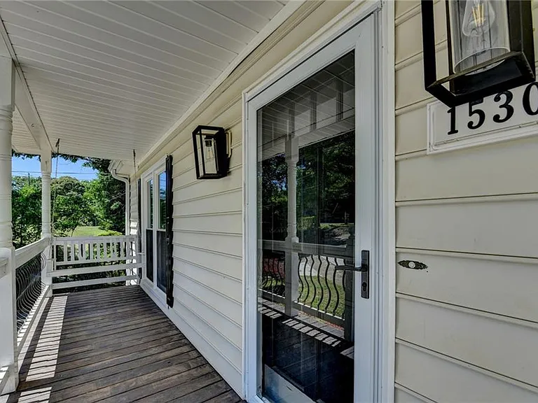 1530 Plunketts Rd — Photo 11