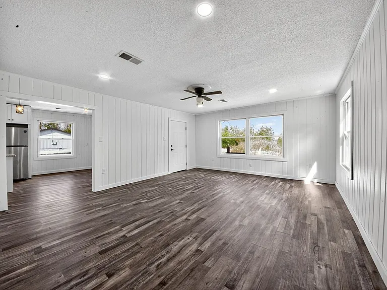 10208 Highway 13 S — Photo 20