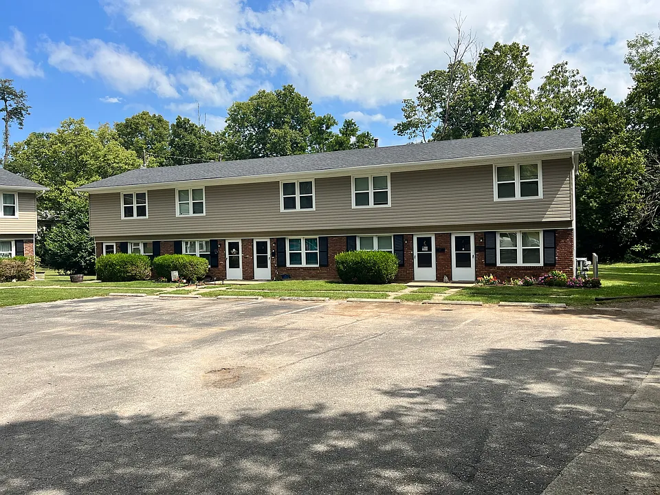 115 Woodlawn Dr #5