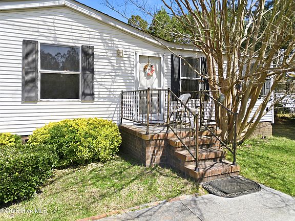 4th image of 275 Folkstone Road
