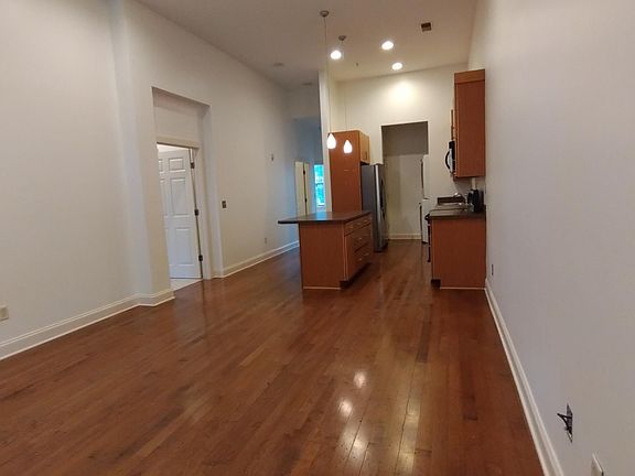 3rd image of 760 Wedgewood Park APT 103