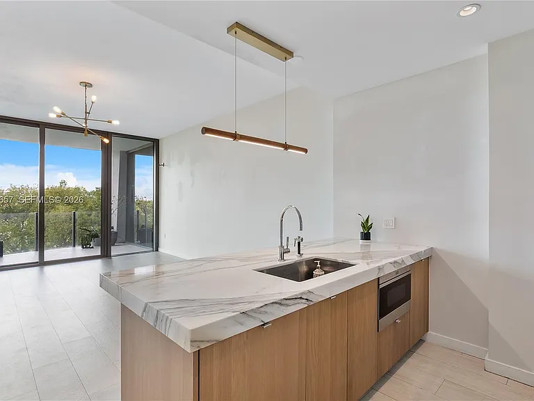 2831 S Bayshore Dr #707 — Photo 3