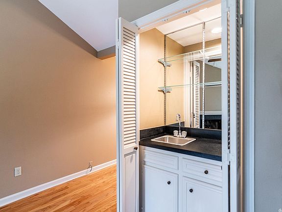 5th image of 416 N Pierce St APT 23