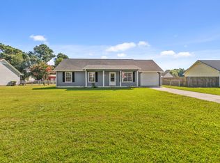 272 Riggs Rd, Hubert, NC 28539