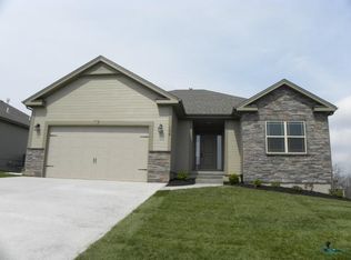108 E Timberlake Dr, Lone Jack, MO 64070