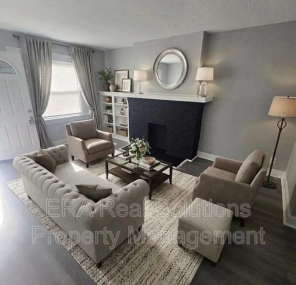 693 N Dawson Ave — Photo 1