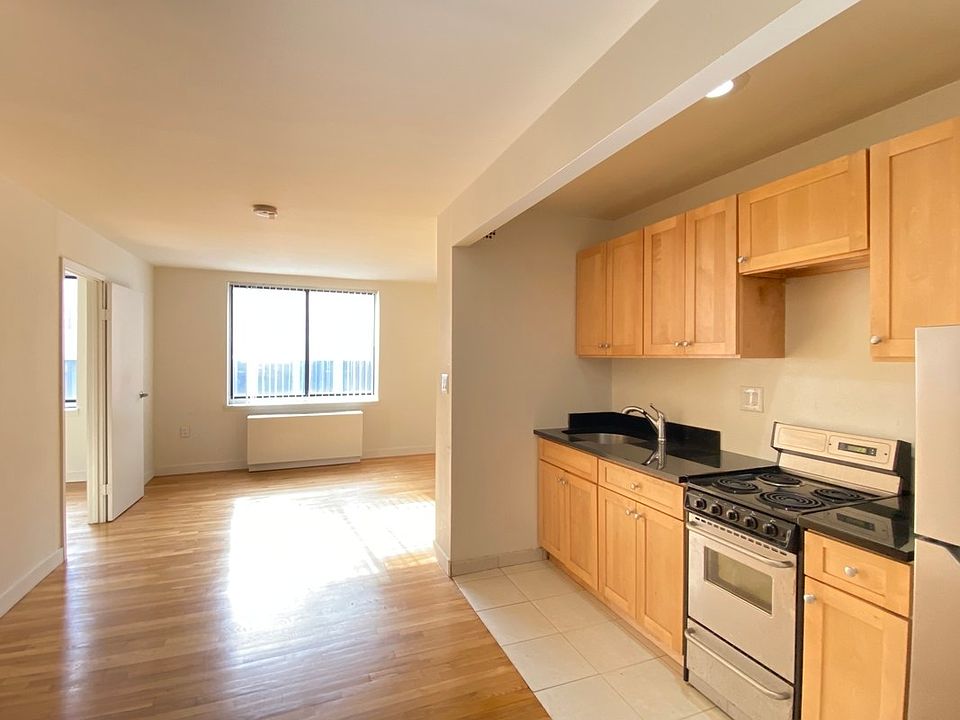 1st image of 144 W 23rd St APT 10D