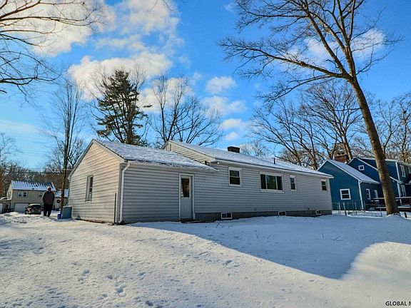 4th image of 41 Saratoga Dr