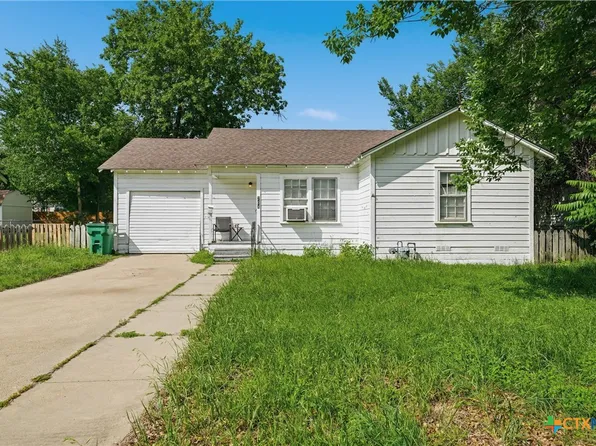 204 E 16th St, Cameron, TX 76520
