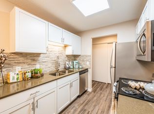 Carriage Oaks Apartments, Minneapolis, MN 55434